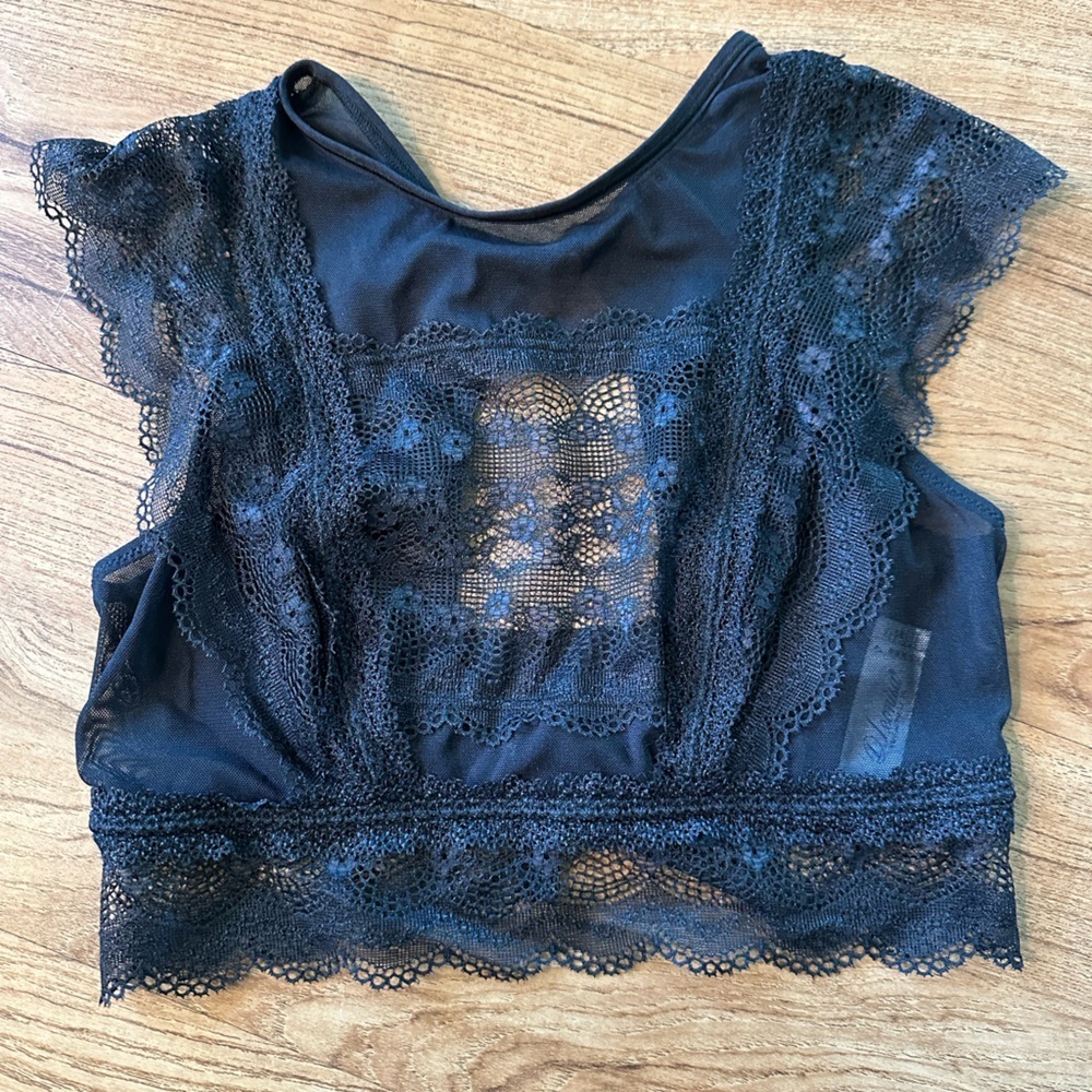 Leonisa Black Lace High Neck Bralette w/ Cap Sleeves. Size 32B